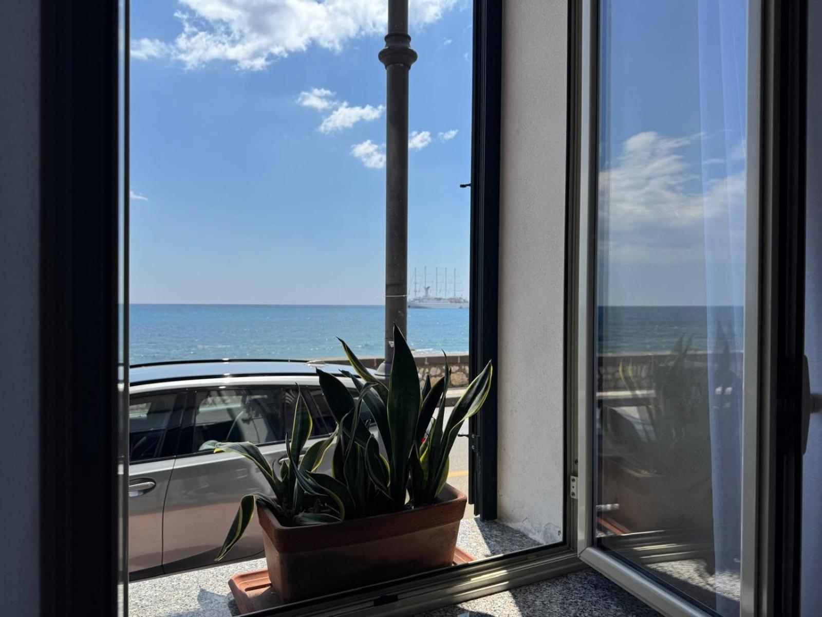 Casa Vacanza Sweet Home Giardini Naxos Exterior photo