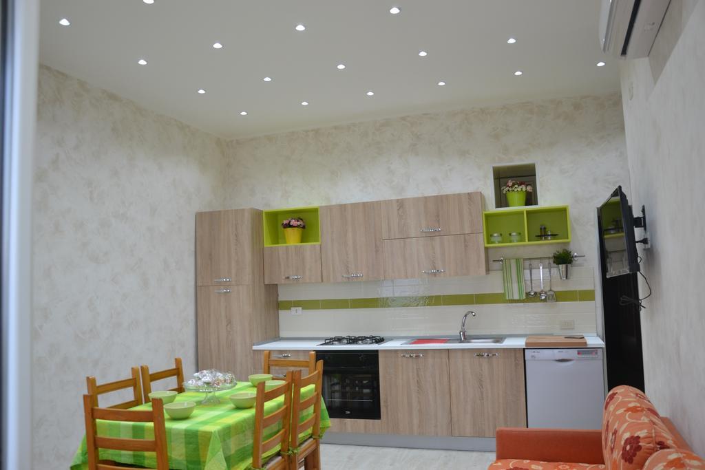 Casa Vacanza Sweet Home Giardini Naxos Exterior photo